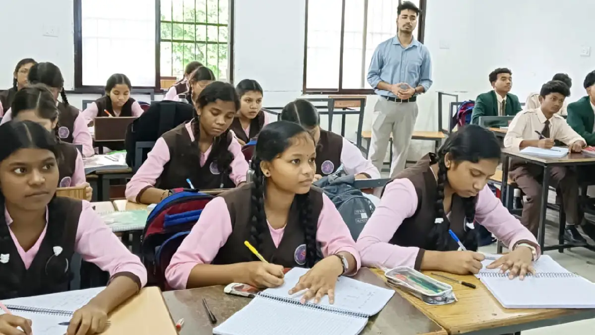 महासमुंद : वित्तीय एवं साइबर सुरक्षा जागरूकता के लिए दिया गय... - CG Sandesh