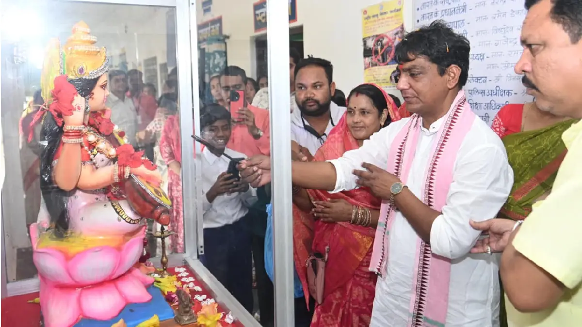 महासमुंद : सरस्वती साइकिल योजना से बालिकाओं की शिक्षा को मिल... - CG Sandesh