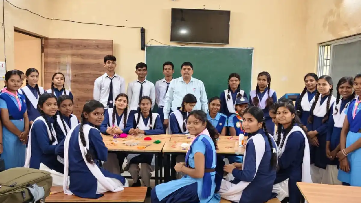 651 राखियों में बंधा बसना का सम्मान, सरहद पर वीर जवानों तक प... - CG Sandesh
