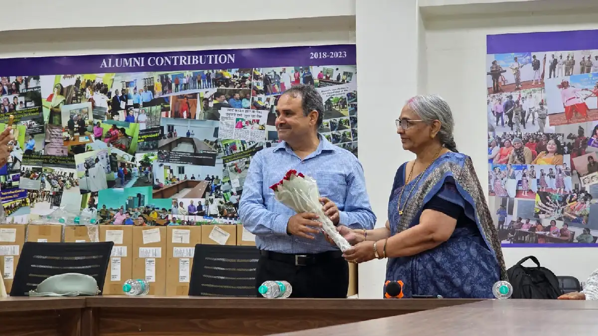 आईआईटी दिल्ली के प्रोफेसर डॉ. एच. के. मलिक ने विद्यार्थियों ... - CG Sandesh