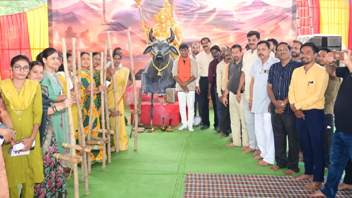 महासमुंद : विधायक योगेश्वर राजू सिन्हा ने कार्यालय में मनाया... - CG Sandesh