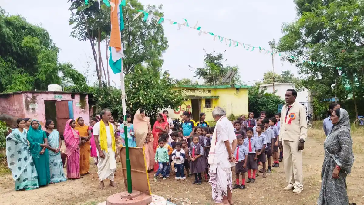 सरायपाली : शासकीय प्राथमिक शाला सिरशोभा में 80 वां स्वतंत्रत... - CG Sandesh