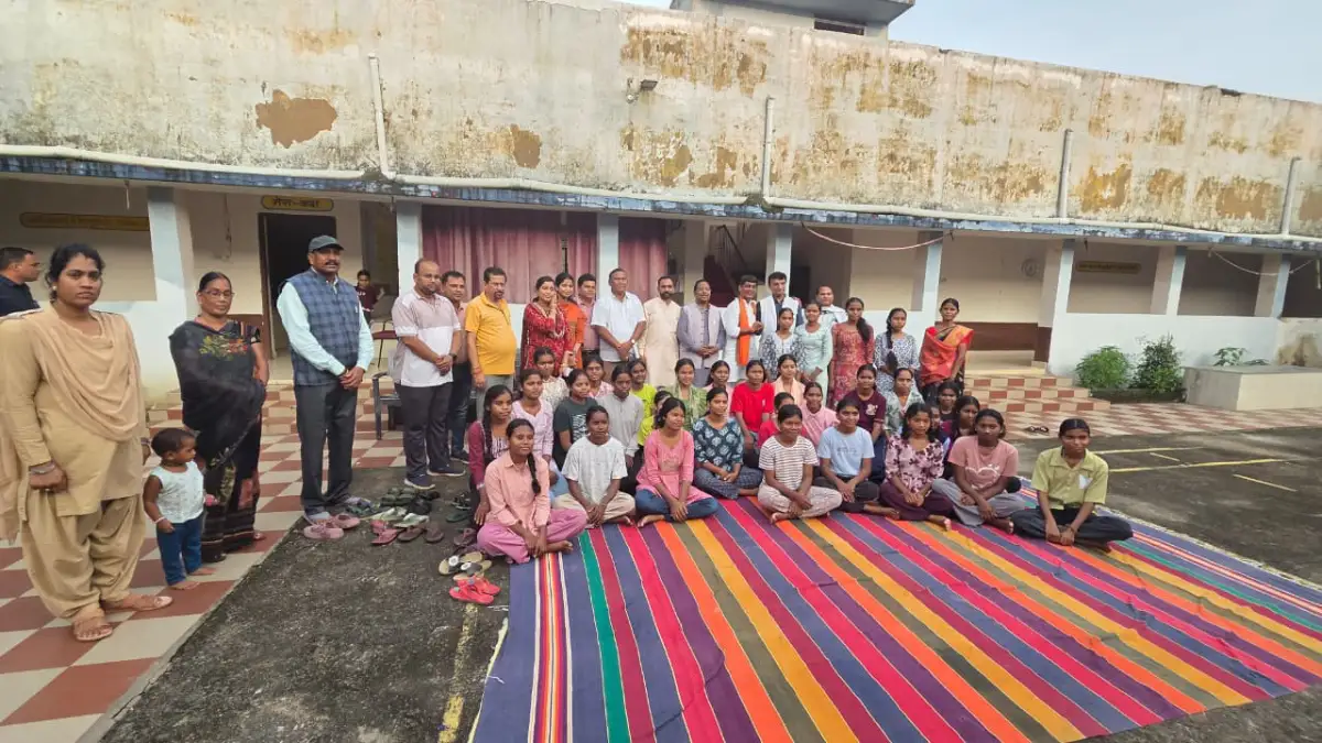 महासमुंद : मंत्री रामविचार नेताम ने किया पोस्ट मैट्रिक आदिवा... - CG Sandesh