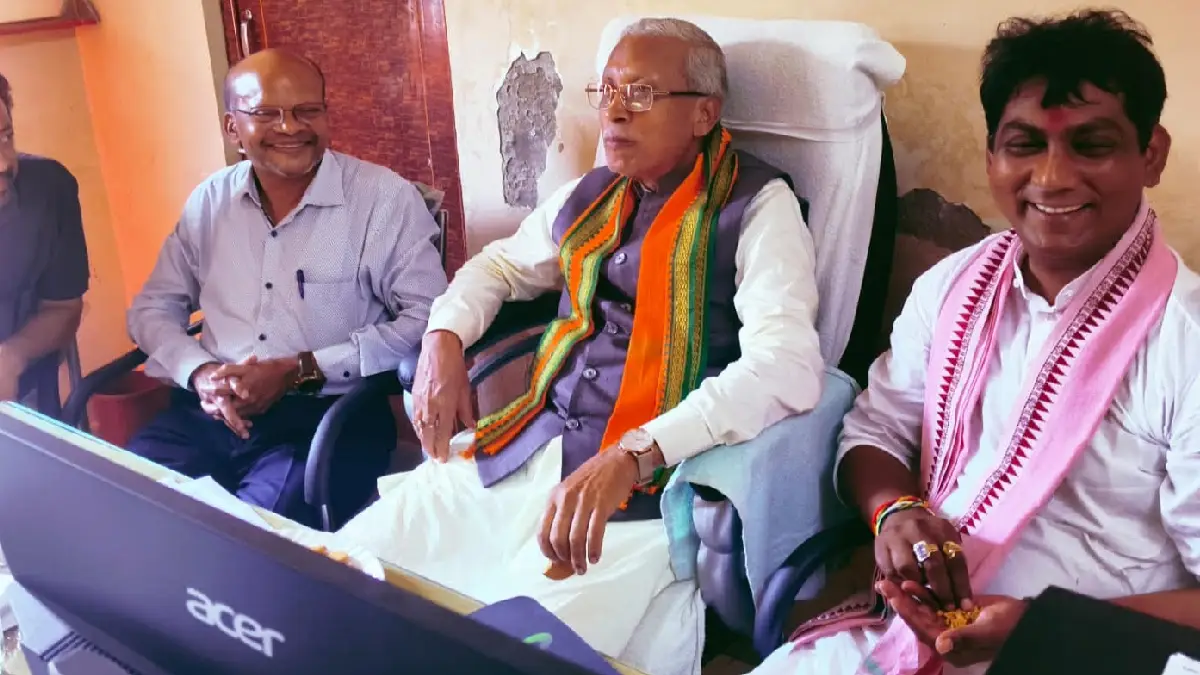 महासमुंद : कर्मकार कल्याण मंडल के अध्यक्ष डॉ. रामप्रताप सिंह... - CG Sandesh