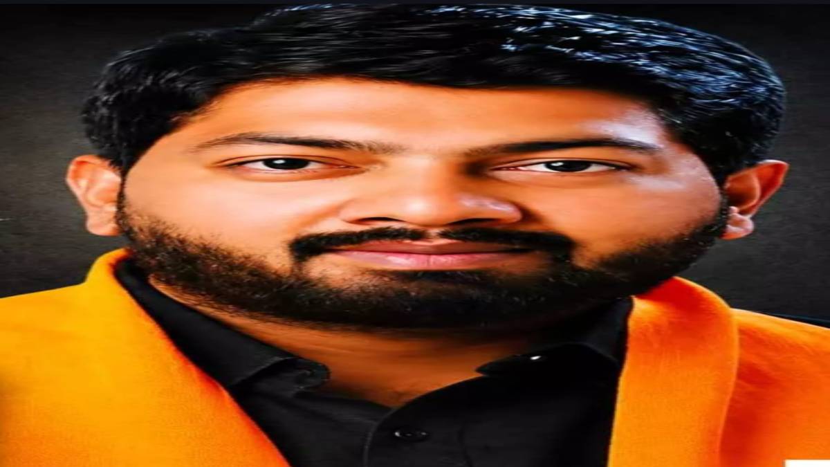 CG : नेताओं के साथ फोटो और दूसरों के लेटरपैड से अफसरों पर दब... - CG Sandesh
