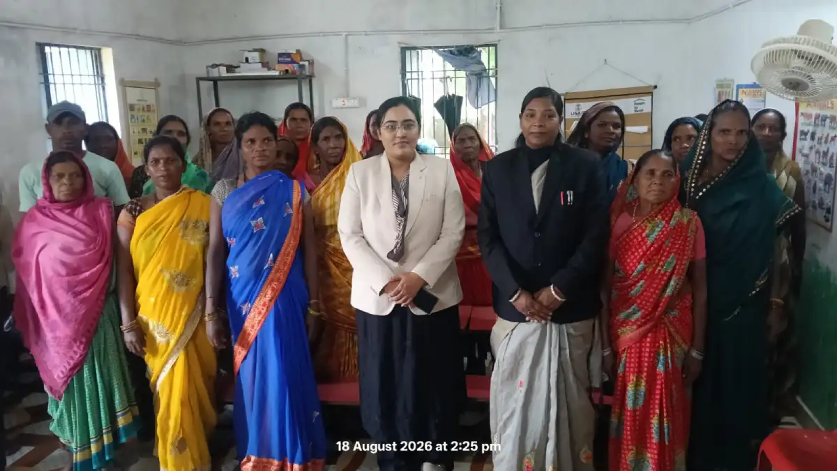 महासमुंद : सिरपुर के महिलाओं को नालसा के योजनाओं की दी गई जा... - CG Sandesh