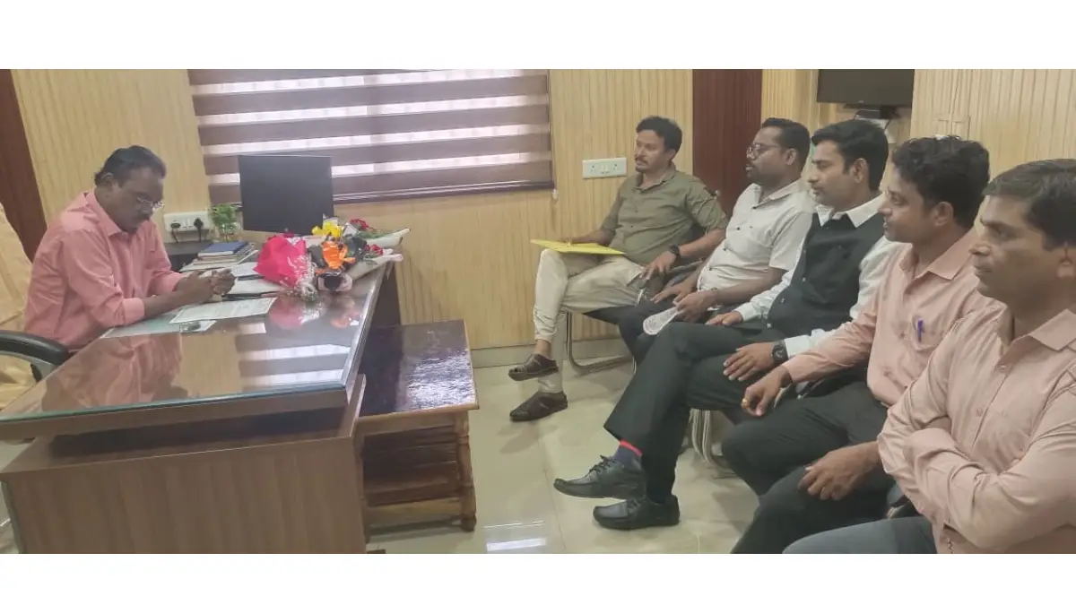 CG : संभागीय संयुक्त संचालक से मिला स्वास्थ्य संयोजक कर्मचार... - CG Sandesh