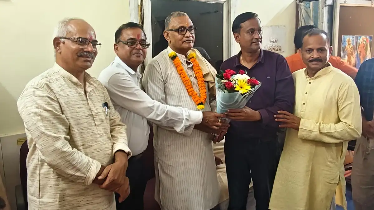 छत्तीसगढ़ शिक्षक संघ ने लोक शिक्षण संचालनालय के समक्ष 11 सूत... - CG Sandesh