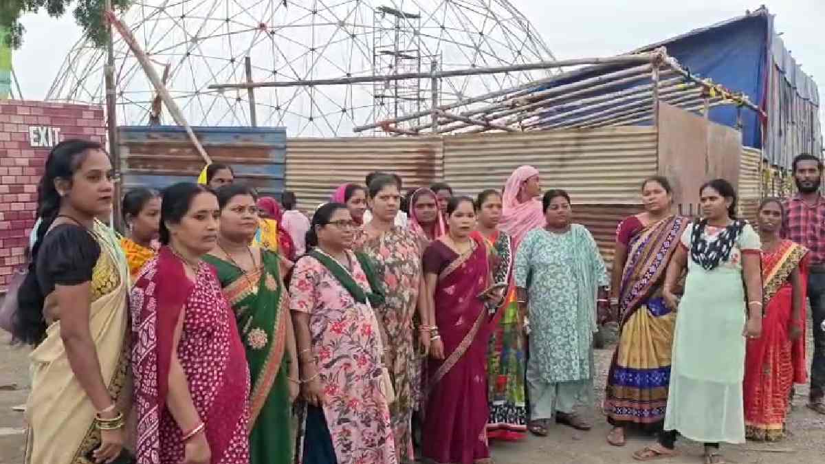काम की मांग को लेकर मेला स्थल पहुंचीं महिलाएं, रोजगार नहीं म... - CG Sandesh