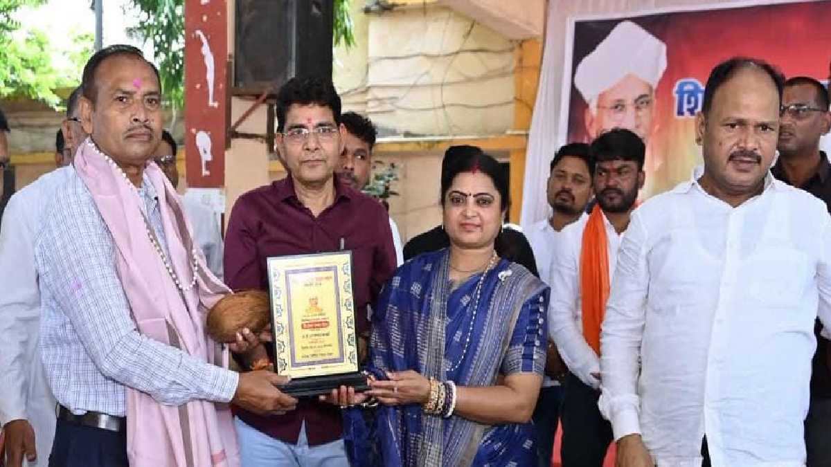 तिल्दा-नेवरा में शिक्षक सम्मान समारोह, सेवानिवृत्त और कार्यर... - CG Sandesh