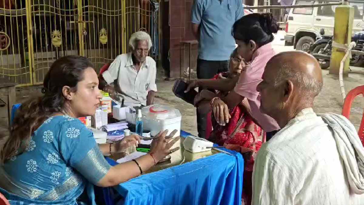 रायगढ़ : रामलीला मैदान में लगा नि:शुल्क स्वास्थ्य जांच शिविर... - CG Sandesh