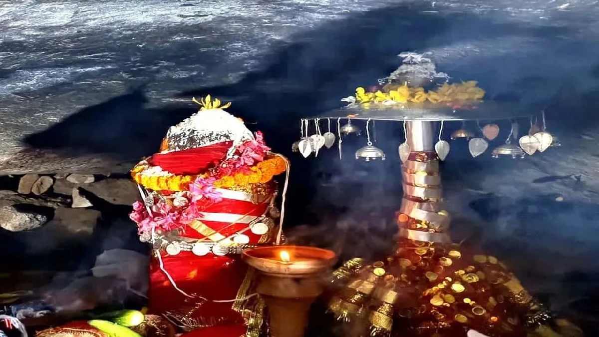 साल में सिर्फ एक दिन खुलती है मां लिंगेश्वरी गुफा, दर्शन को ... - CG Sandesh