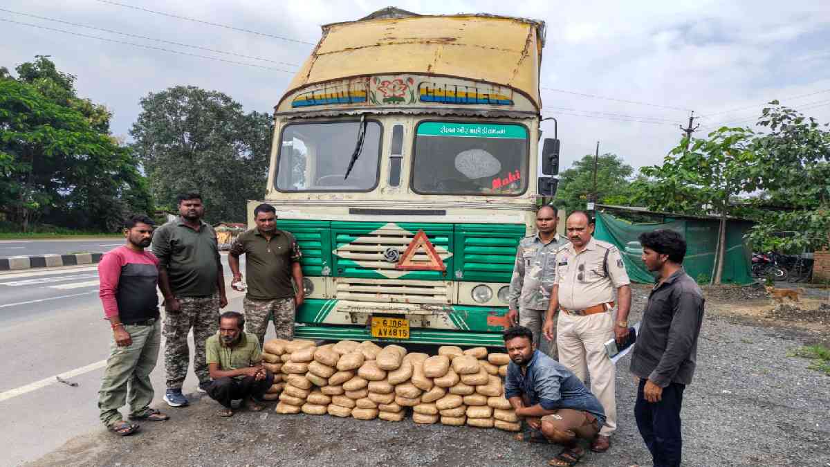 महासमुंद : 120 किलो गांजा जब्त, कंटेनर से बरामद हुआ 60 लाख क... - CG Sandesh