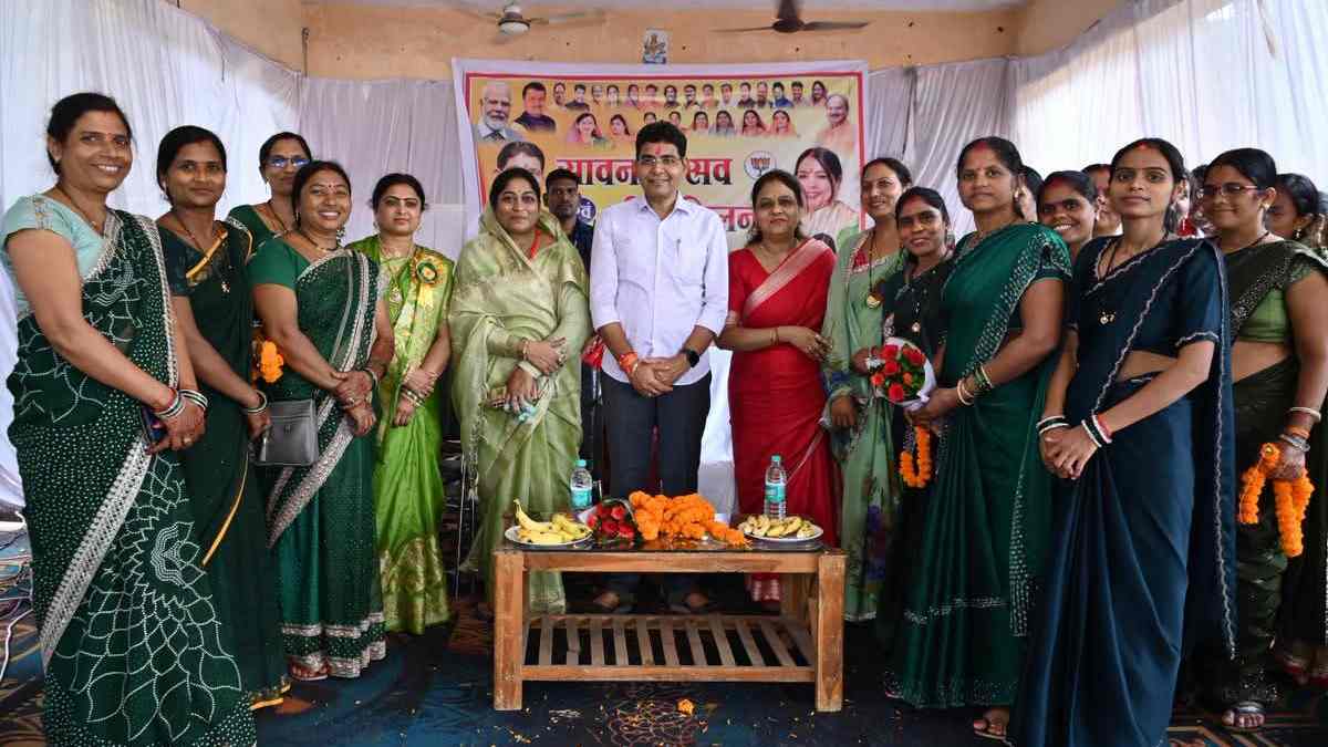 तिल्दा-नेवरा में सावन उत्सव और तीज मिलन की धूम, पारंपरिक रंग... - CG Sandesh