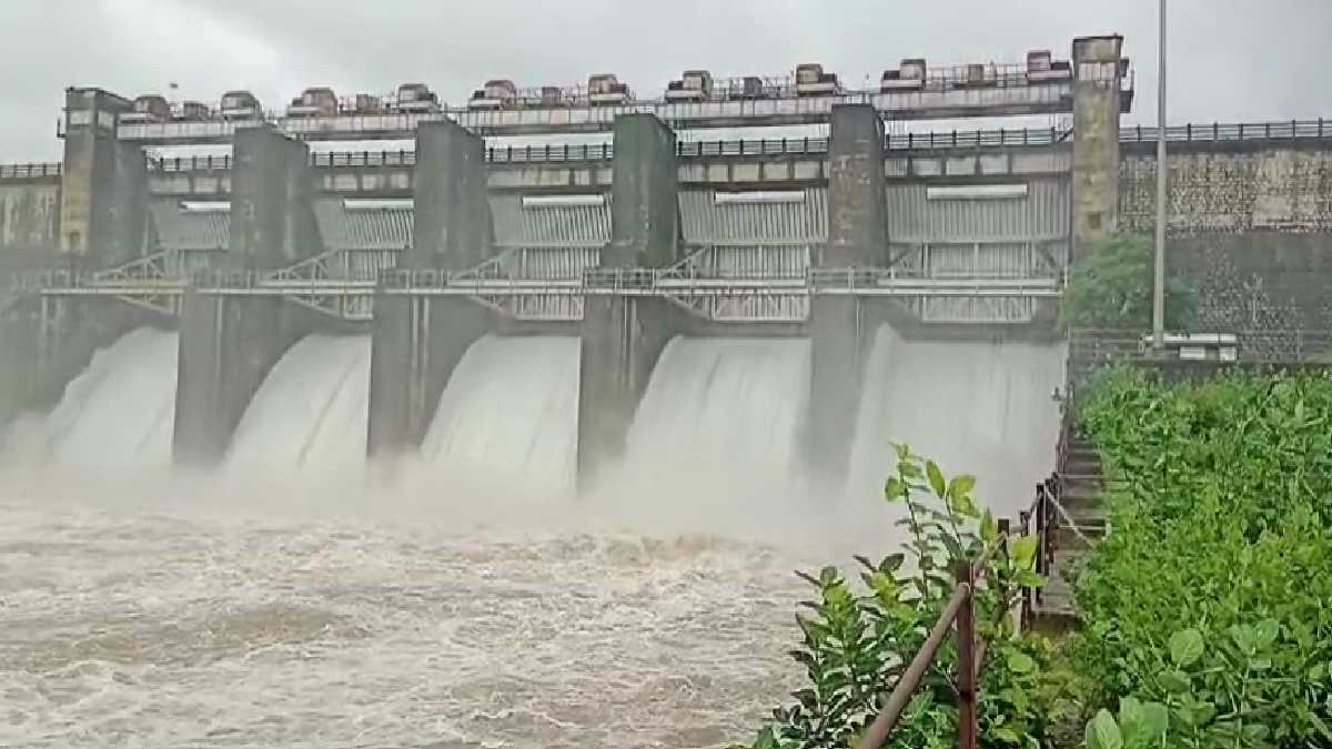 धमतरी में बाढ़ का अलर्ट! गंगरेल से छोड़ा जा रहा 4670 क्यूसेक... - CG Sandesh