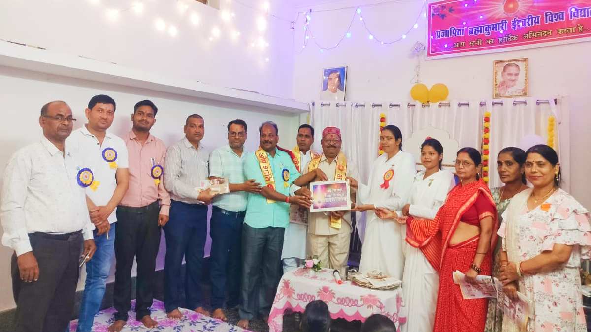 खैरागढ़ : ब्रह्माकुमारी बहनों ने किया शिक्षकों का सम्मान, नै... - CG Sandesh