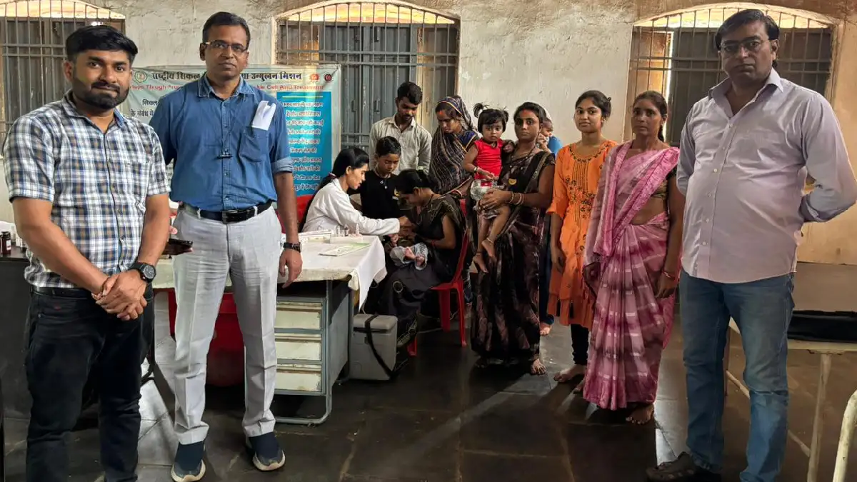 महासमुंद : शिशु संरक्षण माह के तहत आंगनबाड़ी केंद्रों में आयो... - CG Sandesh