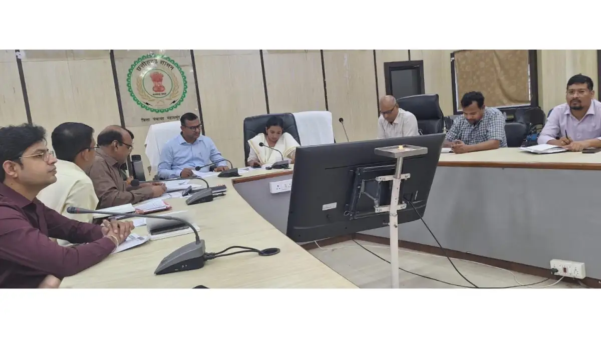 प्रधानमंत्री नरेन्द्र मोदी के 25 वर्षों की सेवा यात्रा को सम... - CG Sandesh