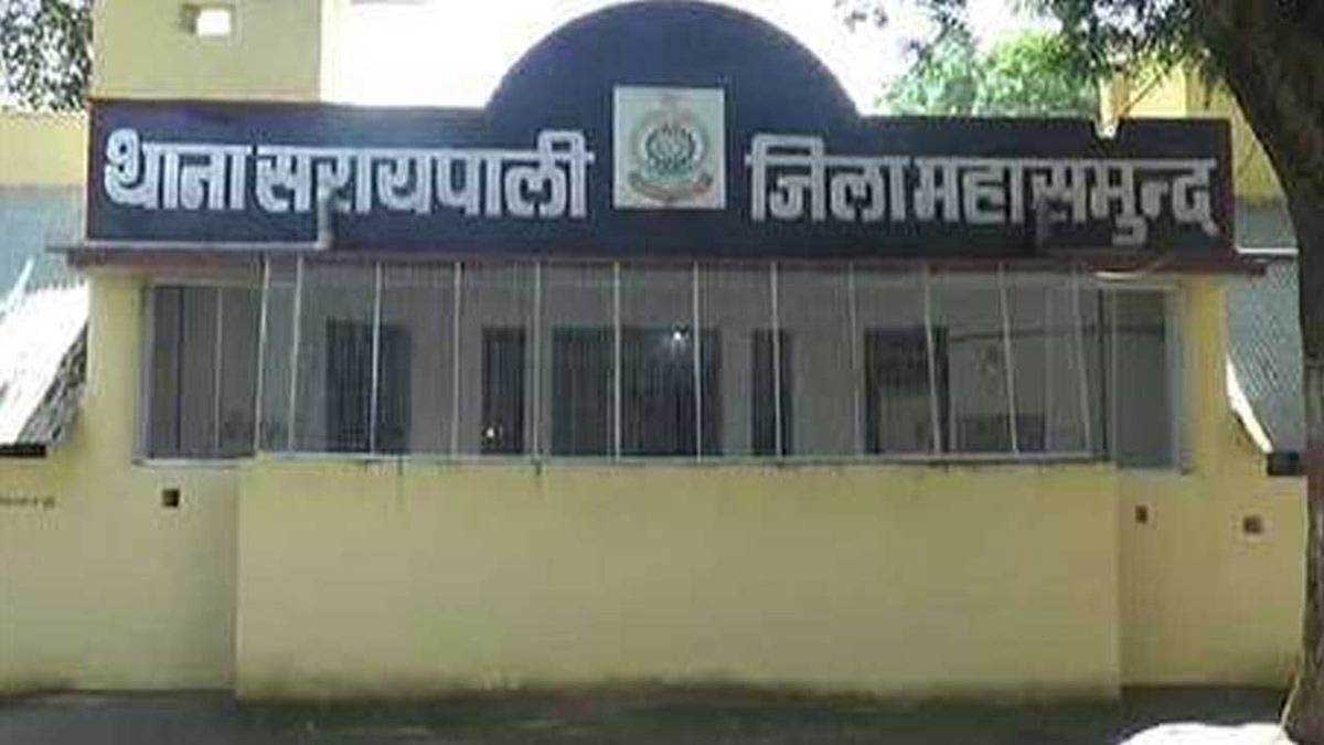 सरायपाली : जमीन को ज्यादा कमा रहे हो पैसा वाले हो गये हो कहक... - CG Sandesh